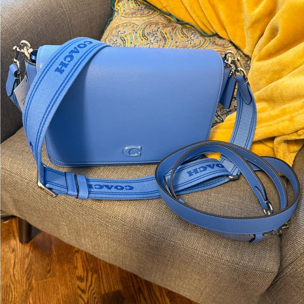 NWT Auth Coach🫐 Blue 🫐Leather Crossbody Bag with Structured Design and 2 straps!